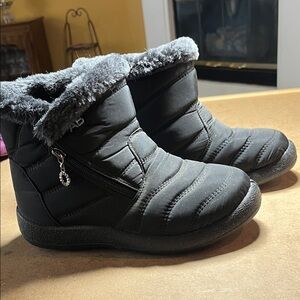 Women's Black Winter Boots